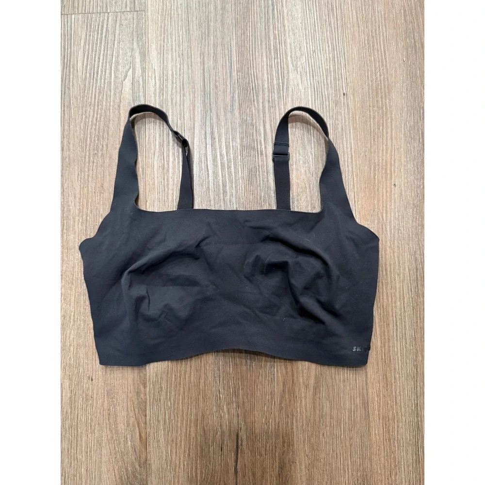 SKIMS Fits Everybody Scoop Neck Bra Onyx Black Size S Bralette Adjustable Straps - Picture 2 of 5